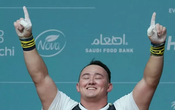 Kazakh Weightlifter Claims Three Golds at Islamic Solidarity Games
